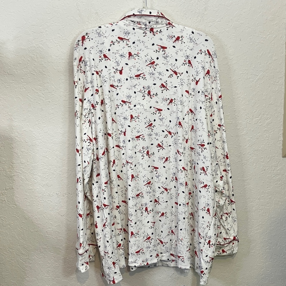 Secret Treasures cardinal print pajamas Set - Picture 2 of 10